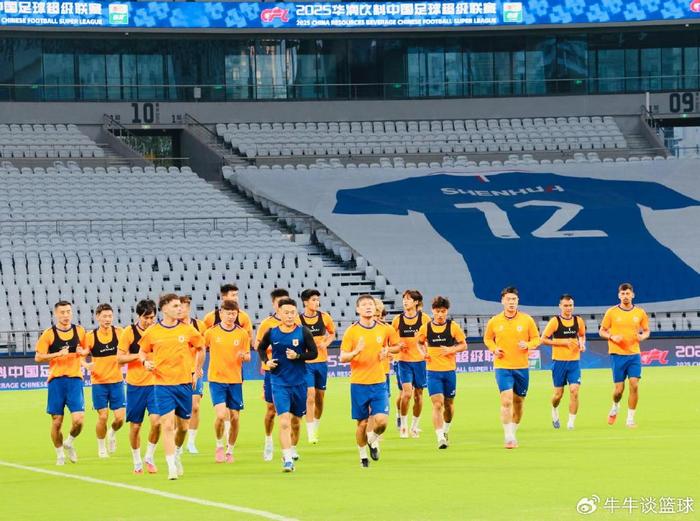 mk体育官网-直击泰山队22人训练，主力缺席已成定局，韩鹏相信球员的能力